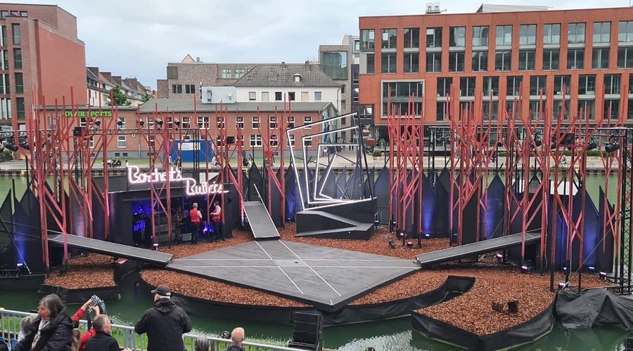 🎭 볼프강 보르헤르트 극장 (볼프강 보르헤르트 테아터)